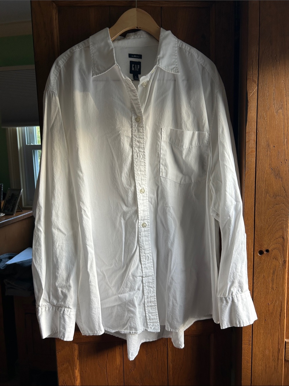 GAP “the big shirt” White Women's Button-Up Blouse
